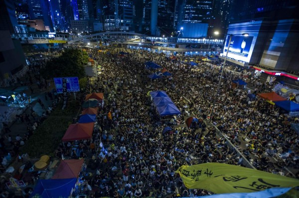 Estudiantes regresan a las calles tras boicot de Gobierno