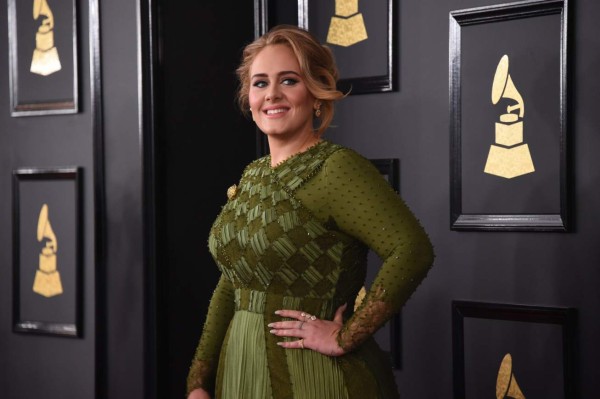 ¿Por qué Adele usa Twitter en secreto?
