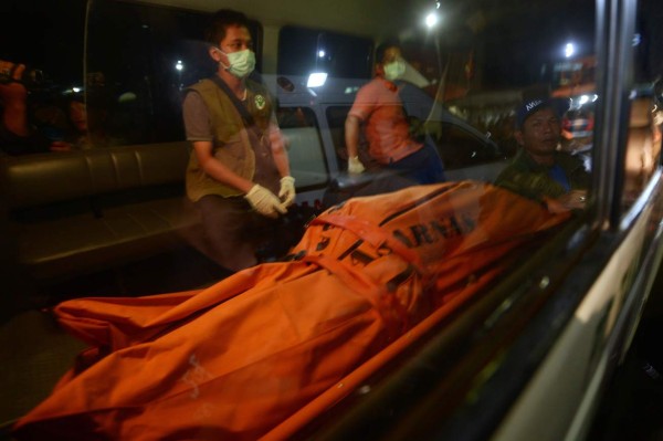 Francia abre investigación judicial por accidente de avión de AirAsia