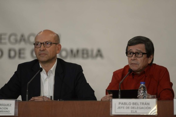Gobierno y guerrilla del ELN acuerdan liberar detenidos