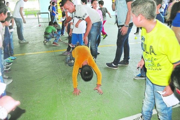 Música, risas y aprendizaje con Ambiental FM