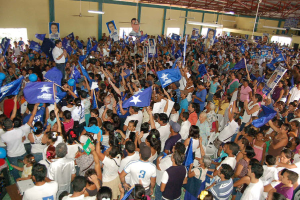 JOH: En eventos de Libre 'hay más banderas venezolanas que hondureñas”