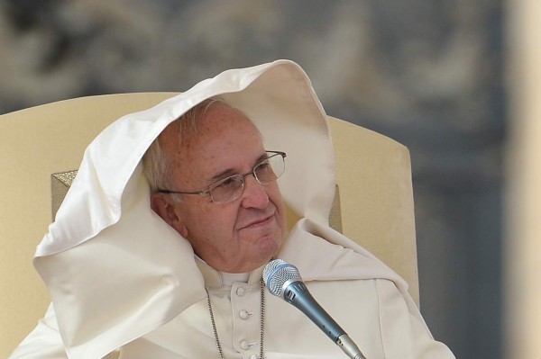 Papa Francisco destituye a sacerdote argentino acusado de pedofilia