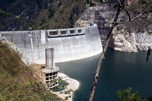 Prevén aumentos en compras de energía