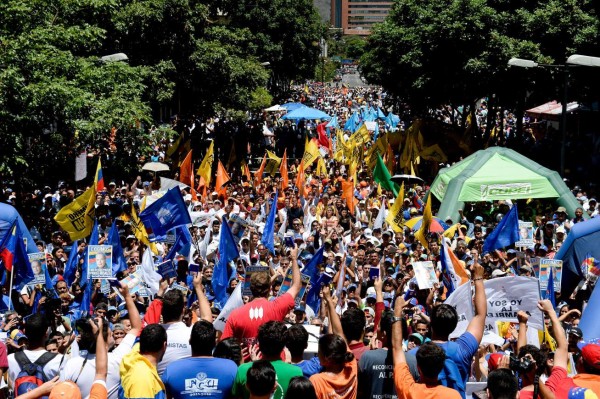 Oposición y chavismo miden fuerzas