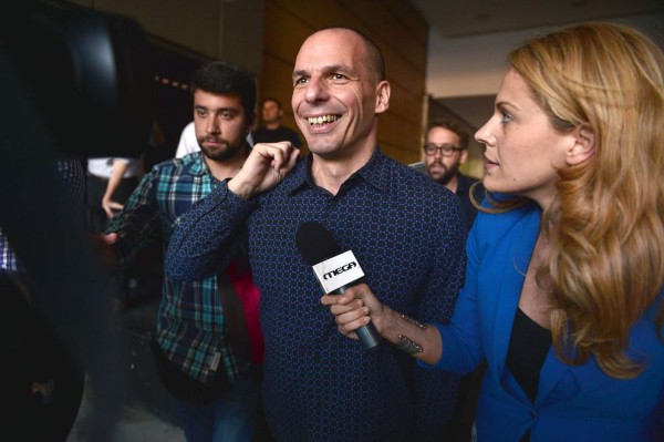 Renuncia Yanis Varufakis, ministro de Finanzas de Grecia