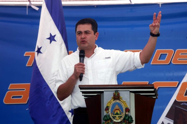 Presidente pide al Congreso de Honduras apoyo para la readecuación