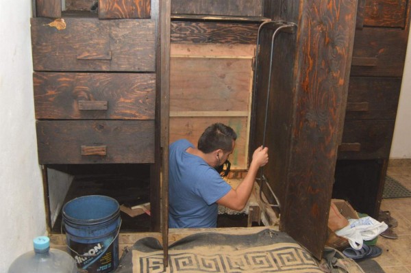 Hallan en México narcotúnel en armario que llevaba a EUA