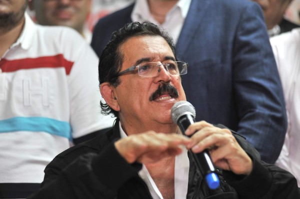 Mel Zelaya está dispuesto a hablar con fiscales de EEUU