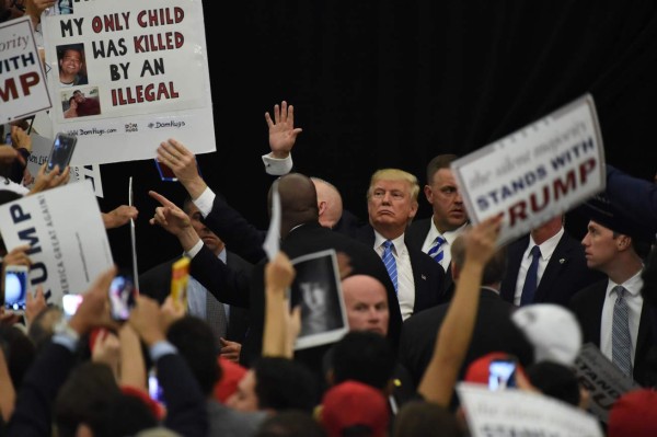 Trump: 'Los mexicanos son extraordinarios, votarán por mí'