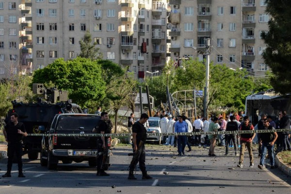 Tres muertos y 22 heridos tras explotar coche bomba en Turquía