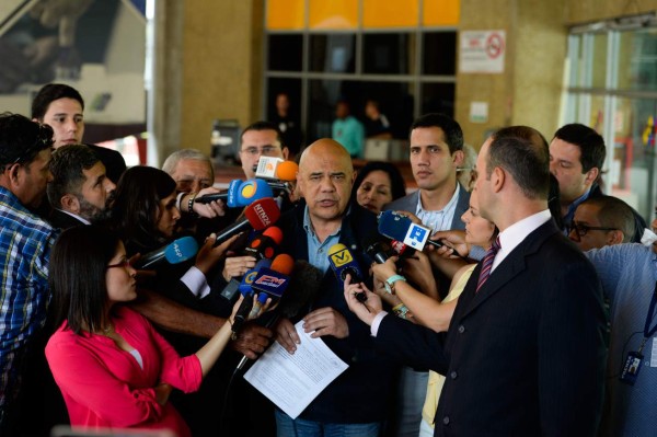 Justicia vuelve a suspender apelación de Leopoldo López