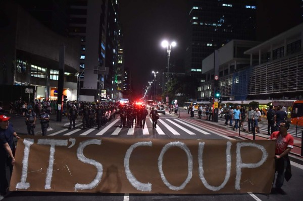 Partidarios de Rousseff se enfrentan a la policía