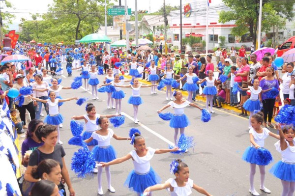 Una fiesta patriótica se vive en Honduras en 195 aniversario