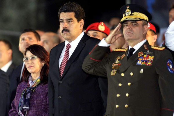 Maduro advierte a Obama que si prosperan sanciones 'saldrán muy mal parados'