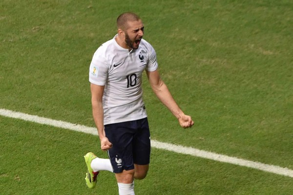 Francia golea a Suiza y queda a un paso de los octavos del Mundial