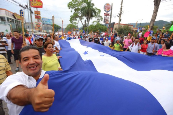 Cansados, los sampedranos salieron a las calles para protestar contra la corrupción.