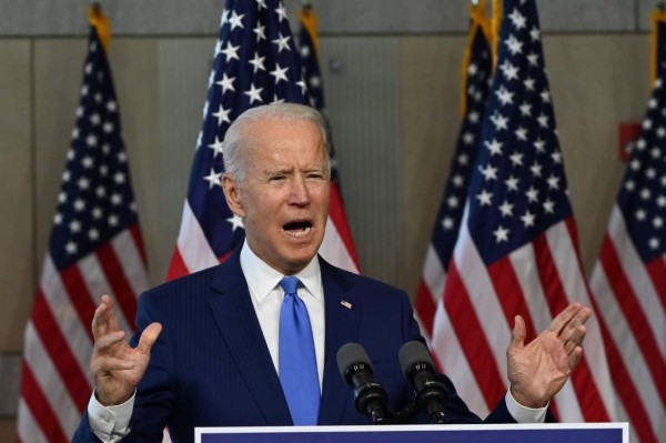 Democratic presidential nominee and former Vice President Joe Biden speaks at the National Constitution Center in Philadelphia, Pennsylvania on September 20, 2020, to make a statement on the nomination for replacement of recently deceased Supreme Court Justice Ruth Bader Ginsburg. - US presidential hopeful Joe Biden urged Senate lawmakers to not vote on filling the Supreme Court vacancy left by Ruth Bader Ginsburg's death until after the election in November. (Photo by ROBERTO SCHMIDT / AFP)