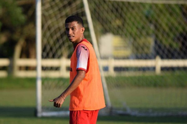 Futbolista Selvin Guevara del Marathón es detenido por violencia doméstica