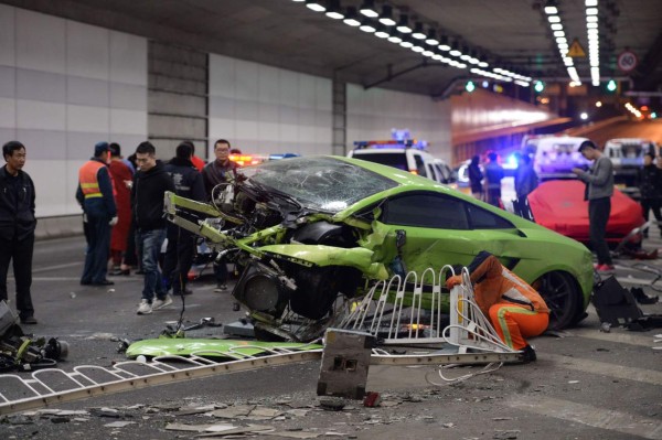 Aparatoso accidente de autos lujosos que imitaron 'Furious 7'