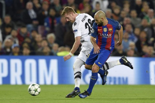 Arda Turán se luce haciendo triplete y el Barcelona golea 4-0 al 'Gladbach'