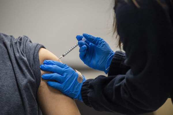 Estudio en EEUU encuentra reducido número de casos covid en vacunados con dos dosis