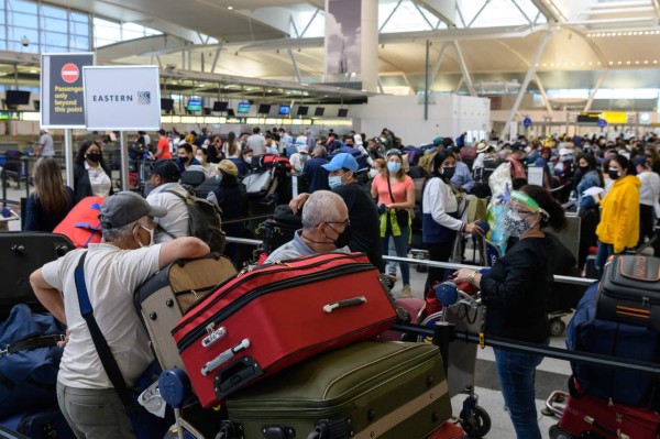 Aeropuertos en EEUU alcanzan mayor número de pasajeros desde inicio de pandemia
