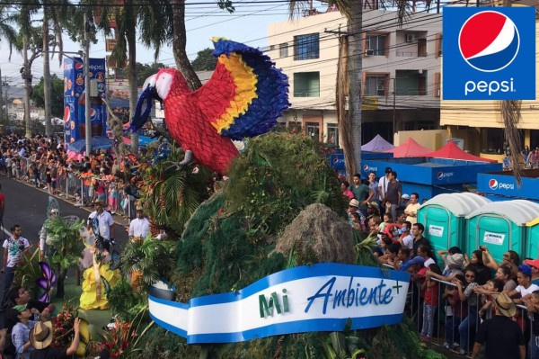 Fotos del ambiente en la feria juniana de San Pedro Sula