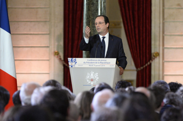 Hollande reconoce un momento 'doloroso' en su pareja 