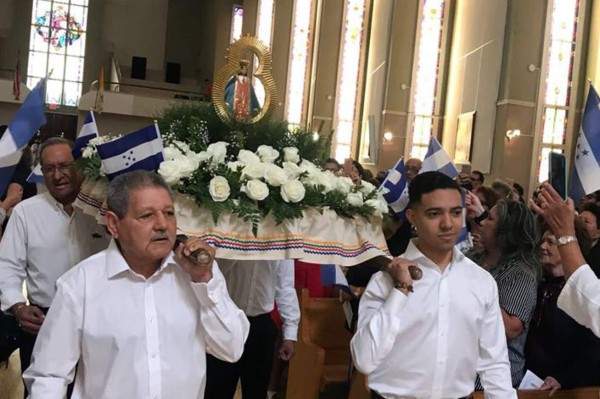 Hondureños en Miami celebran a la Virgen de Suyapa