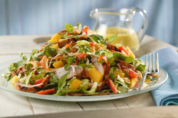 Ensalada con aderezo de mango