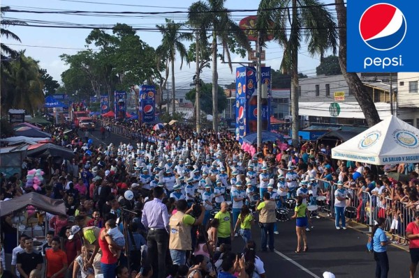 Fotos del ambiente en la feria juniana de San Pedro Sula