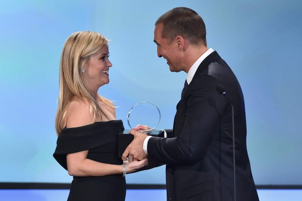 Un homenaje lleno de estrellas para Reese Whitherspoon