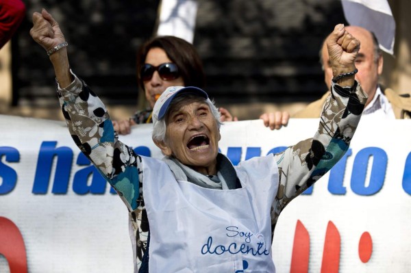 Violentas protestas en Chile dejan dos estudiantes muertos