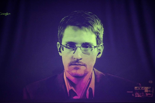 Snowden: EUA se prepara para una tercera guerra mundial