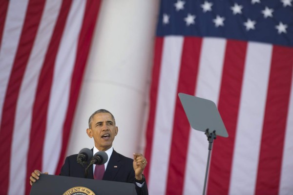 Obama defiende a migrantes y arremete contra Trump