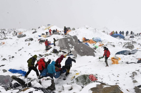 Directivo de Google muere en avalancha en el Everest
