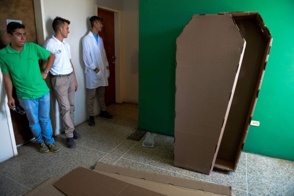 En Venezuela, hasta la muerte está por las nubes