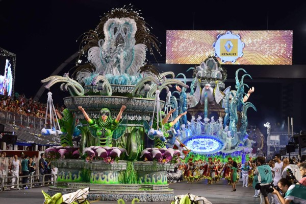 Nueve heridos en tiroteo entre narcos durante carnaval de Río de Janeiro