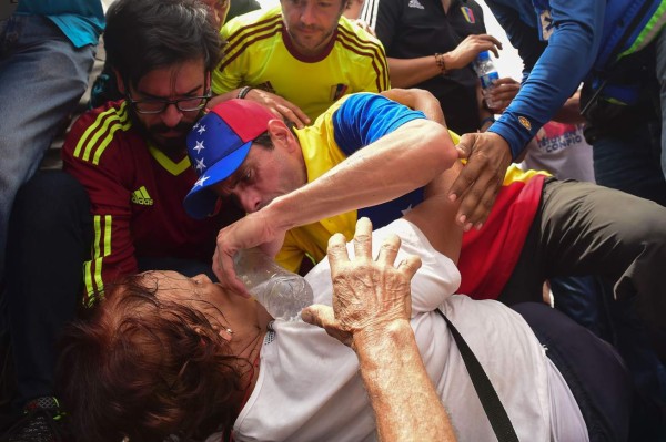 Cientos de heridos y detenidos en protestas contra Maduro