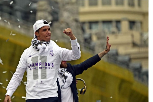 Real Madrid celebra la Undécima con sus aficionados en Cibeles