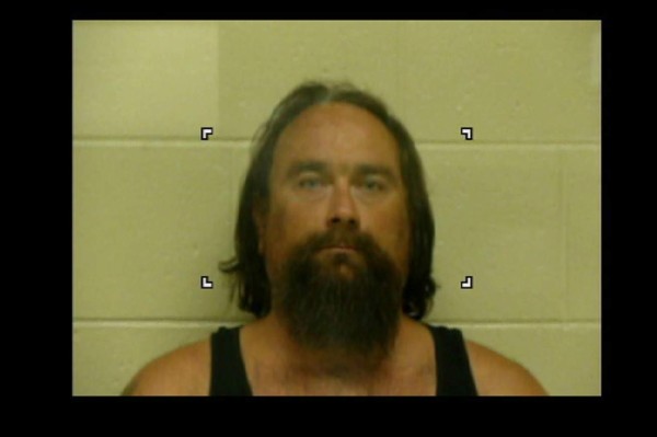 Hombre mata a una mujer, la descuartiza y se la come