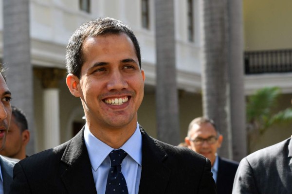 Régimen de Maduro prohíbe a Guaidó salir de Venezuela y congela sus cuentas