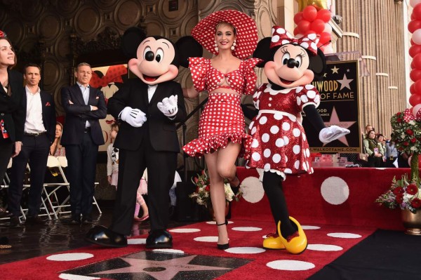 Minnie recibe estrella en Hollywood