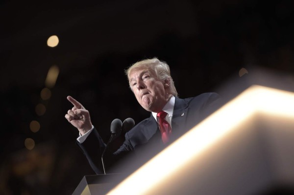 Donald Trump ahora arremete contra CNN