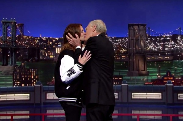Julia Roberts planta el último beso a David Letterman