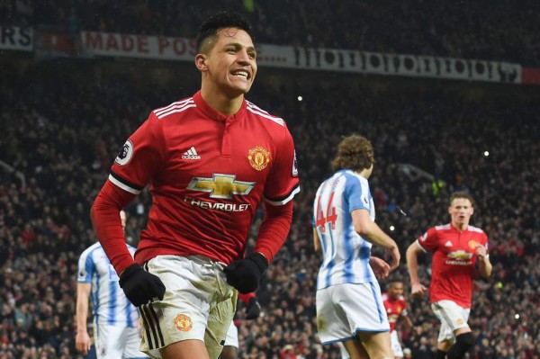 Alexis Sánchez anotó su primer gol como jugador del Manchester United