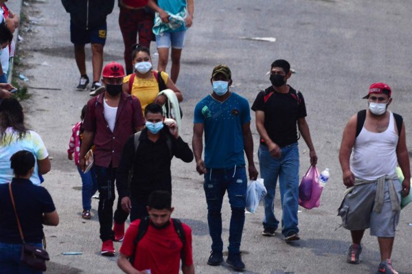 Caravana de hondureños partió hacia Corinto rumbo a Estados Unidos