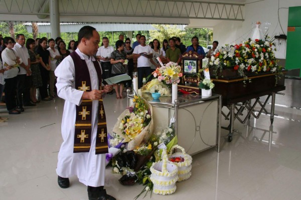 La Iglesia evangélica que perdió 41 miembros en accidente de AirAsia