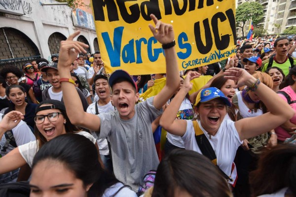 Oposición venezolana muestra su fuerza en las calles